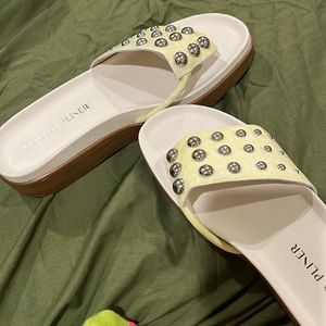 Women’s sandals